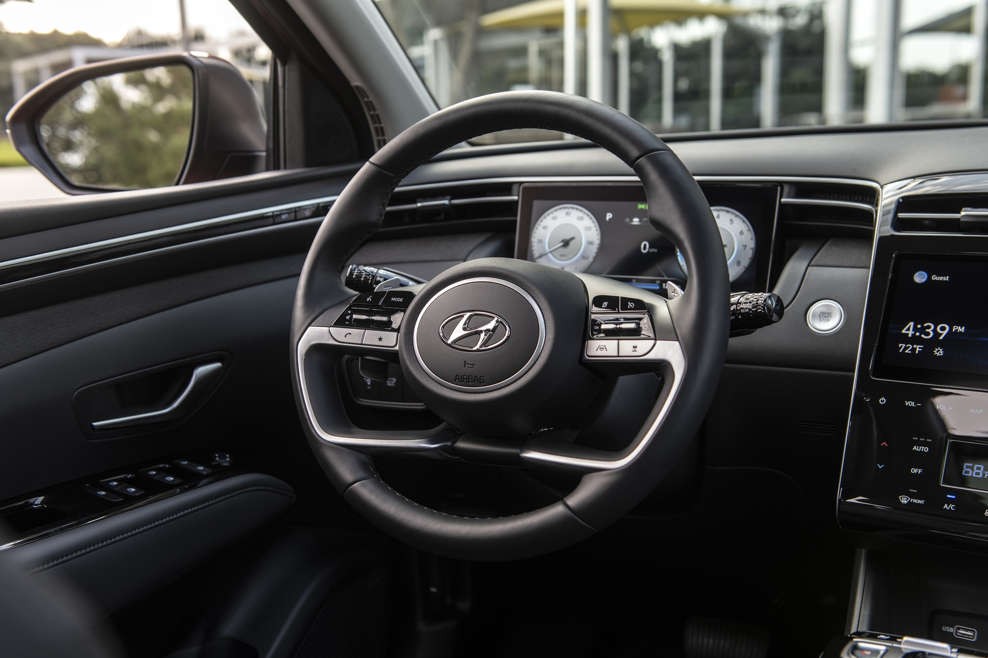 2023 Hyundai Tucson steering wheel and dashboard