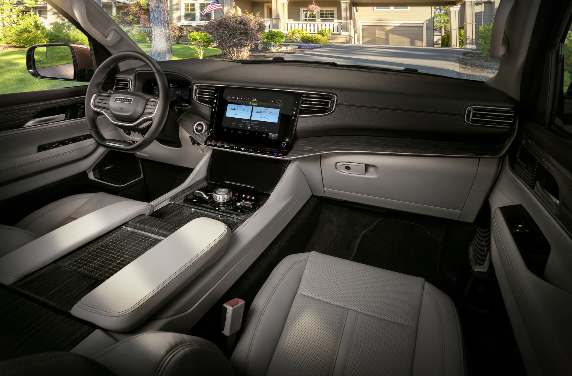 2023 Jeep Wagoneer interior and dashboard