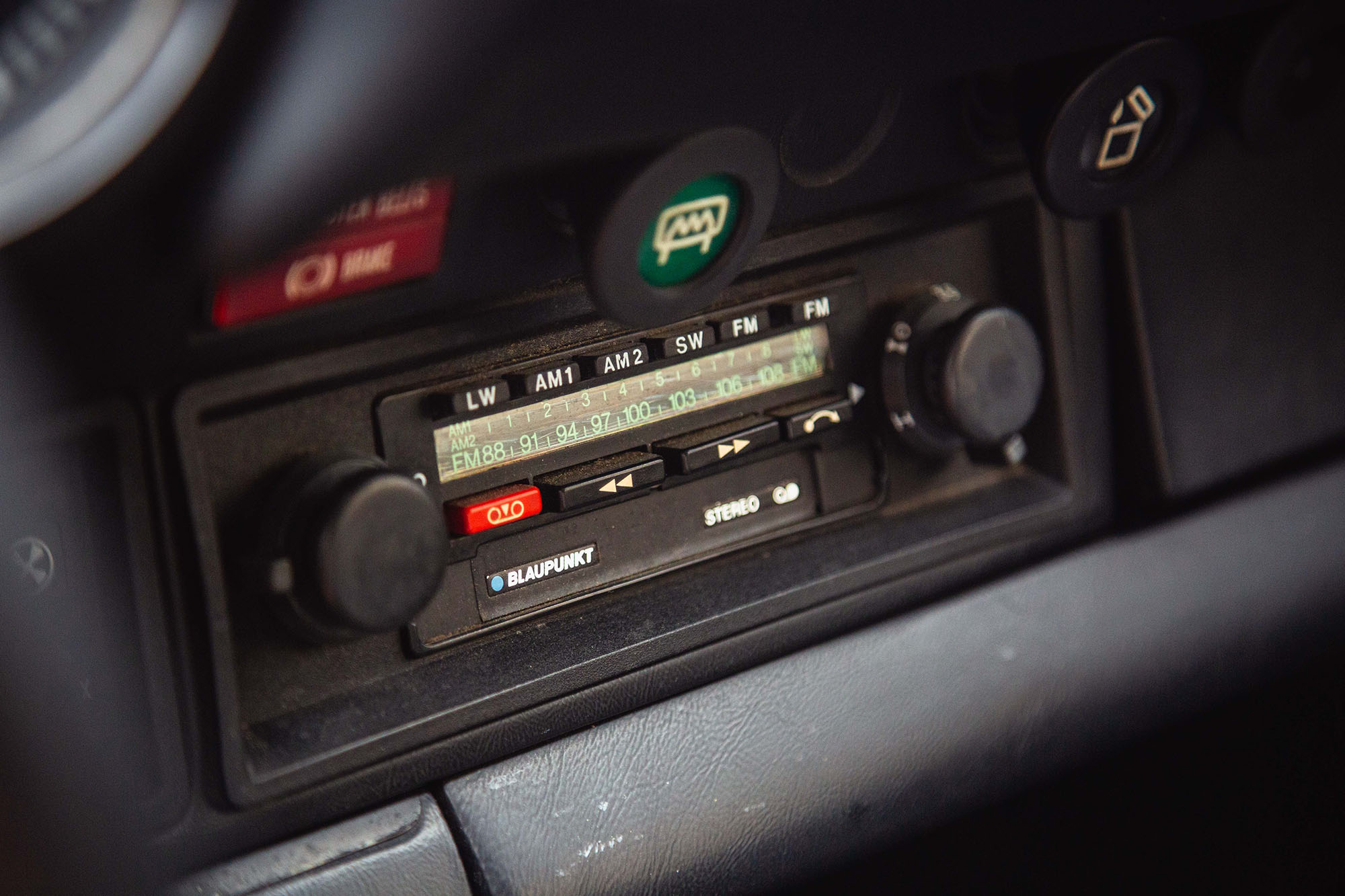 A Single-DIN Blaupunkt radio in a classic Porsche 911 