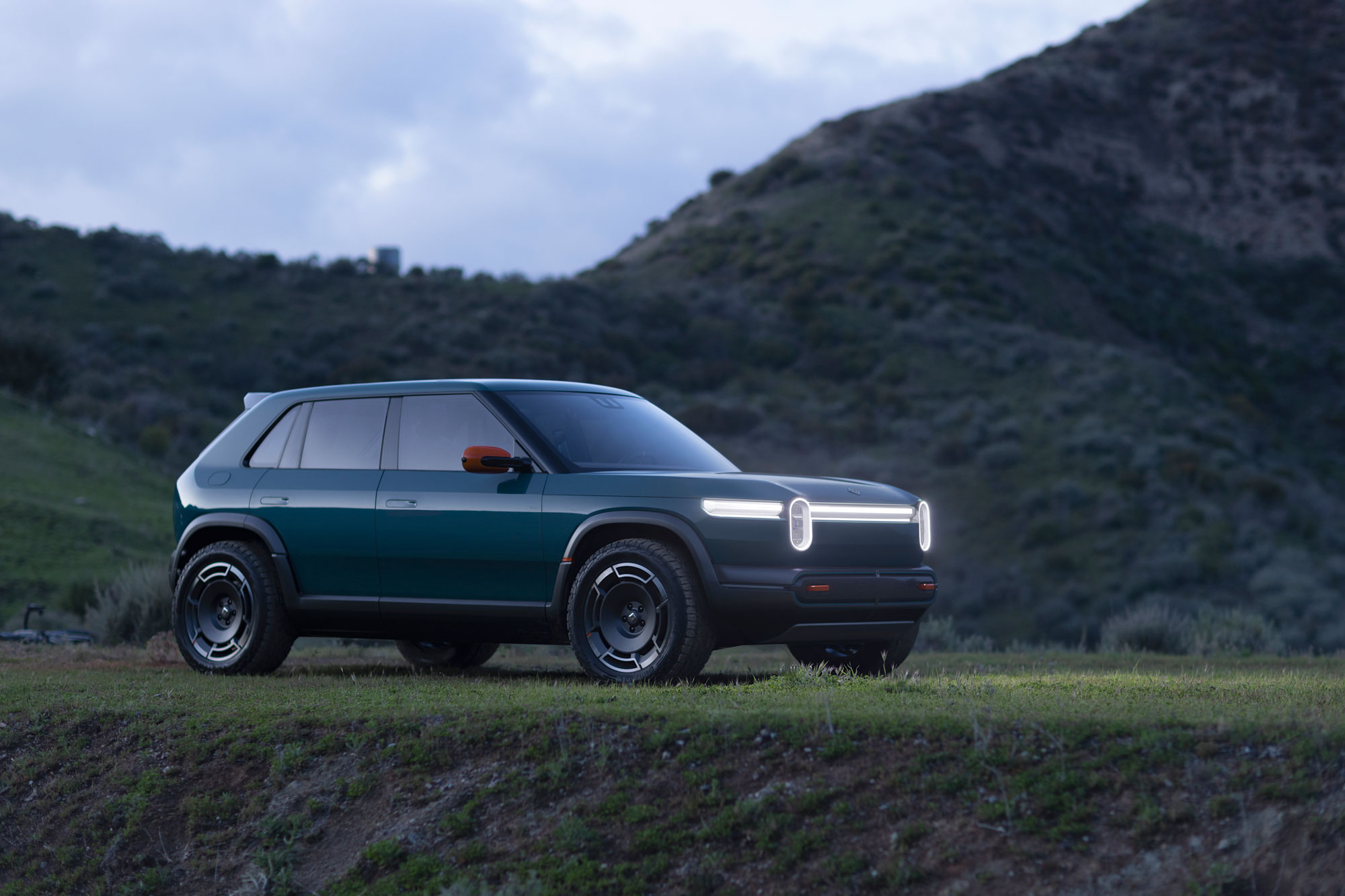 Blue Rivian R3X