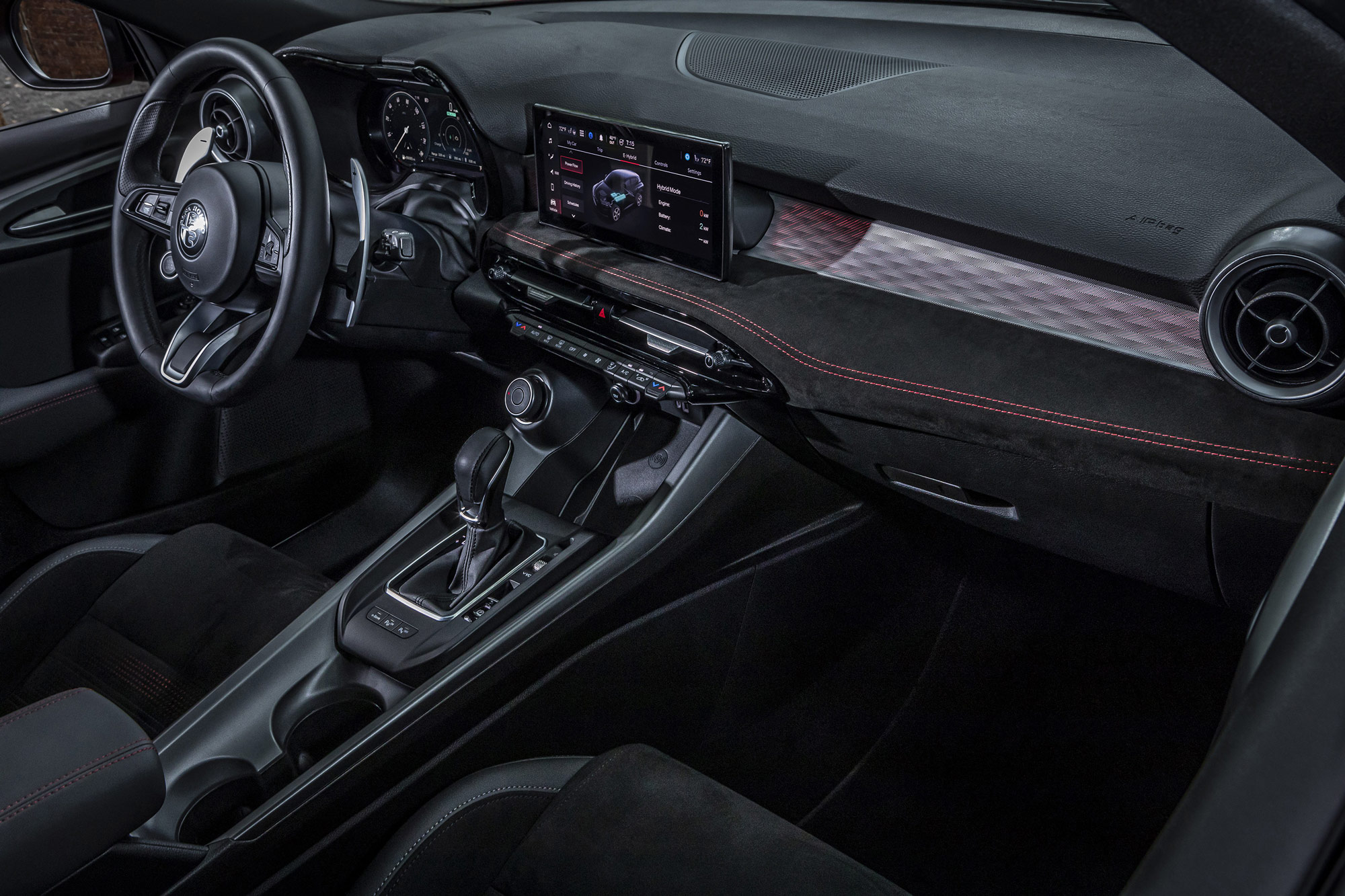 2024 Alfa Romeo Tonale interior and dashboard