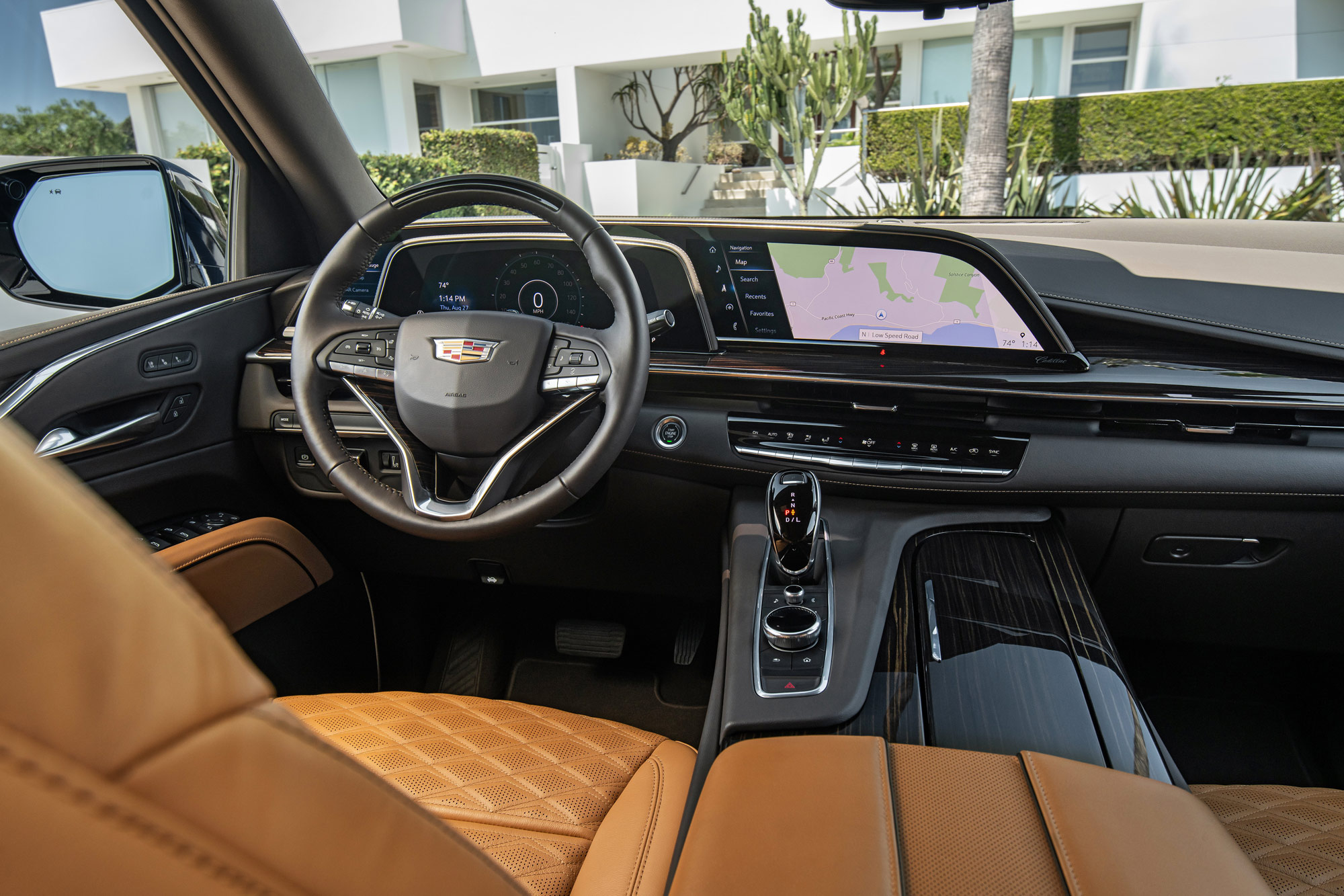 Steering wheel and dashboard in a Cadillac Escalade 