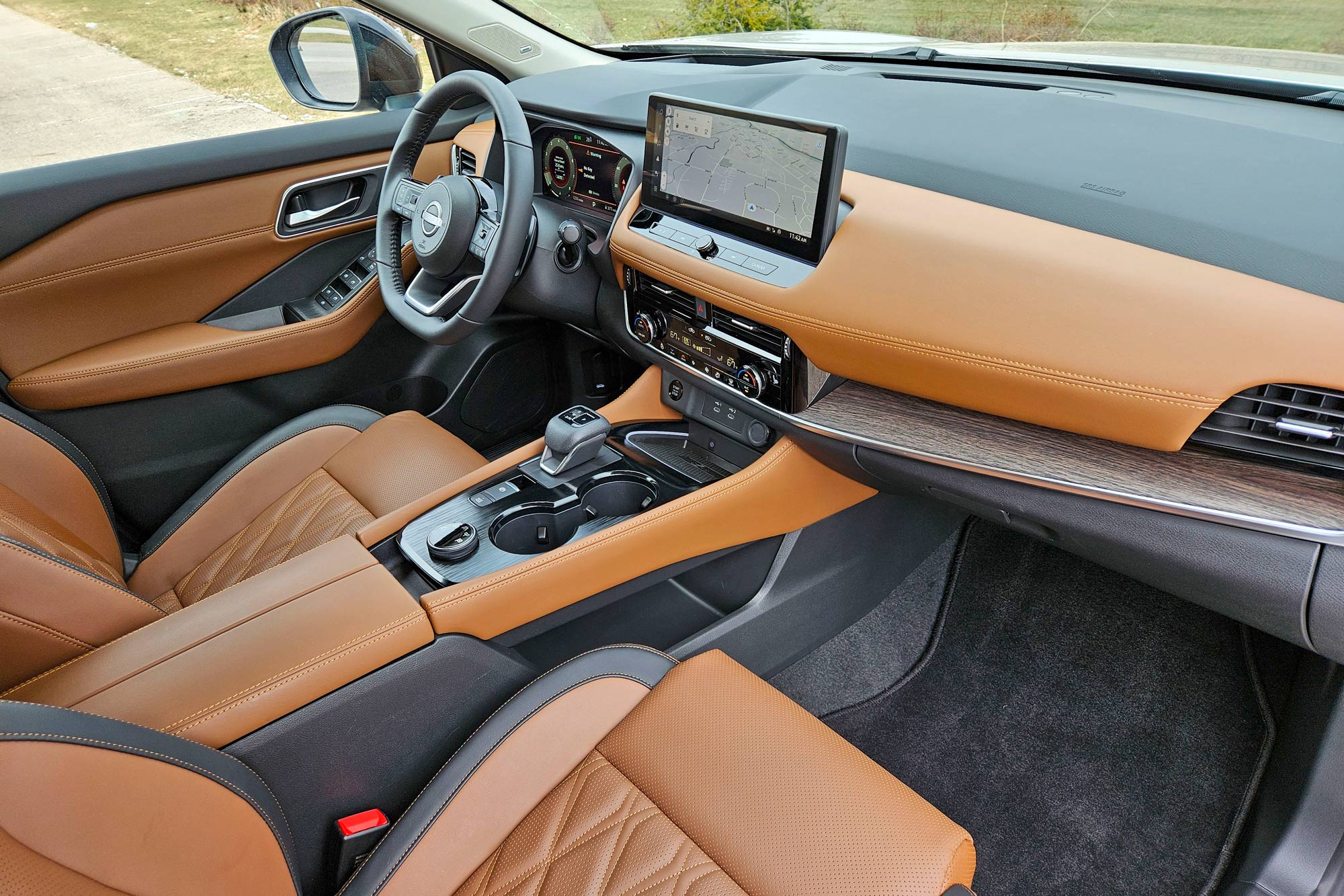 2024 Nissan Rogue Platinum interior