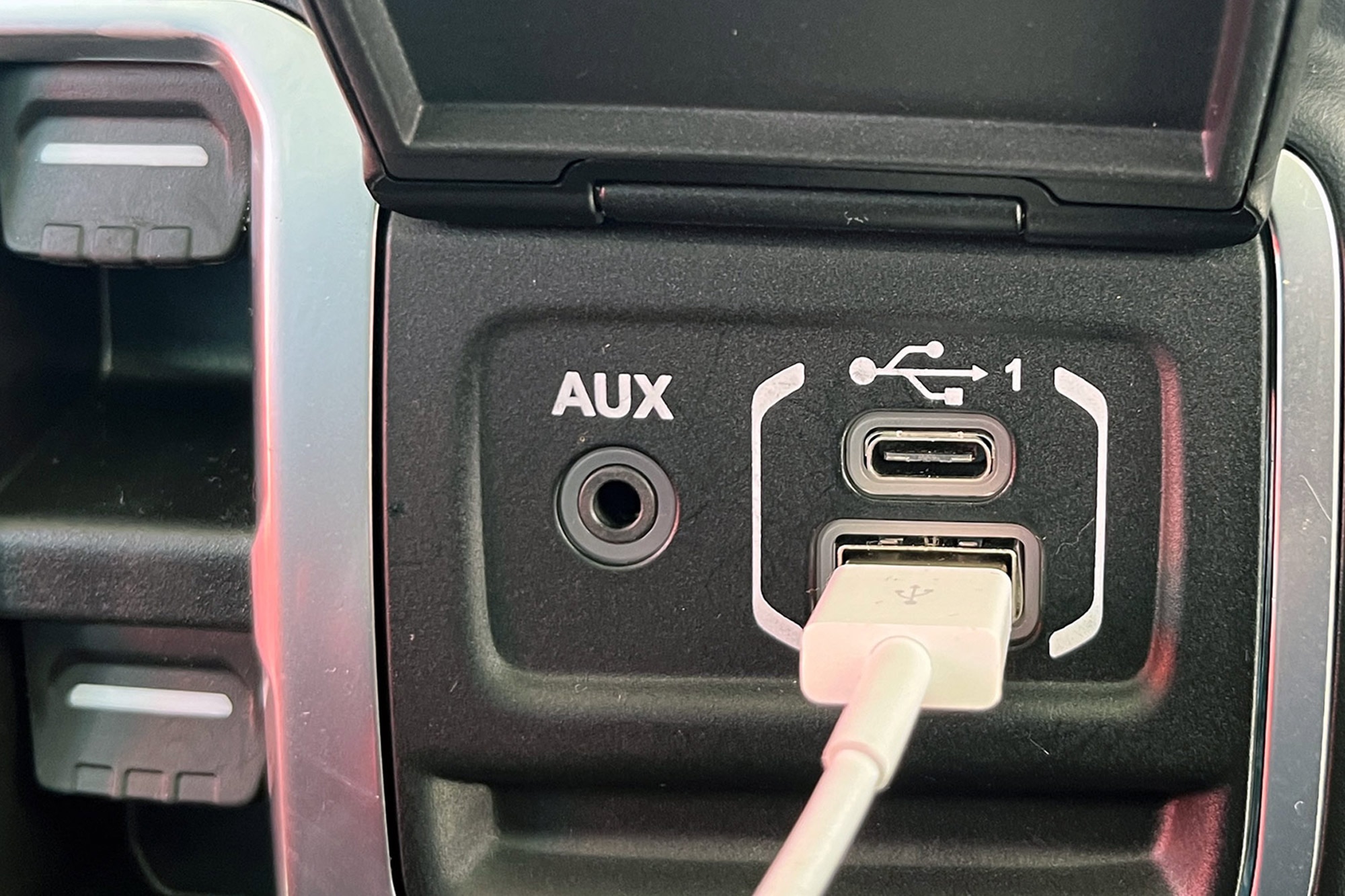 A Guide to Automotive USB Ports | Capital One Auto Navigator