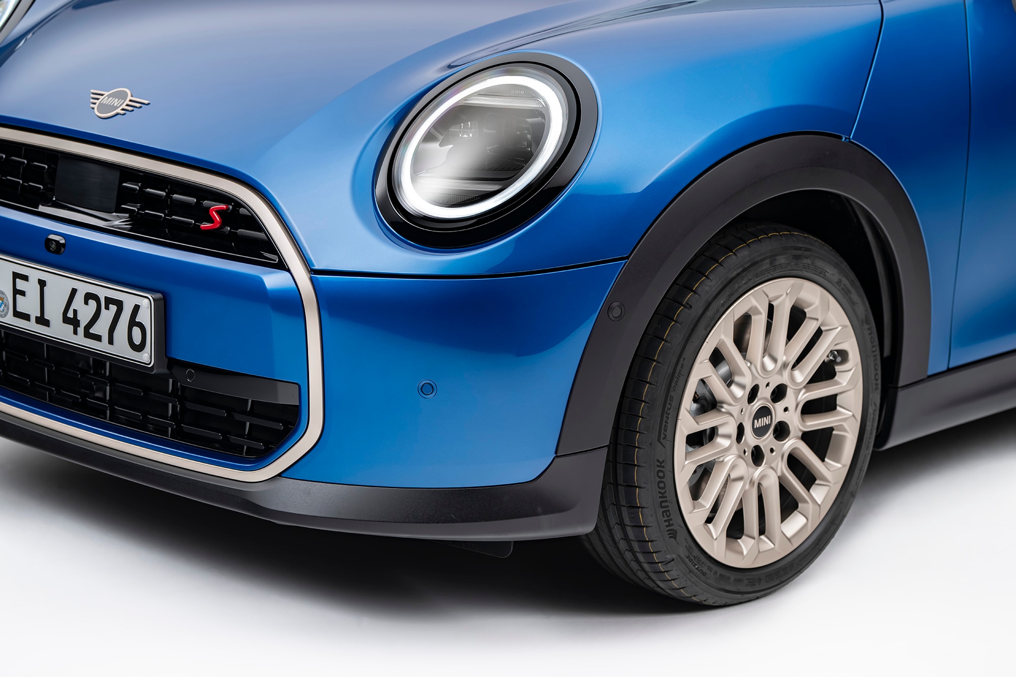 2025 Mini Cooper S 4-Door in blue, front-left corner detail