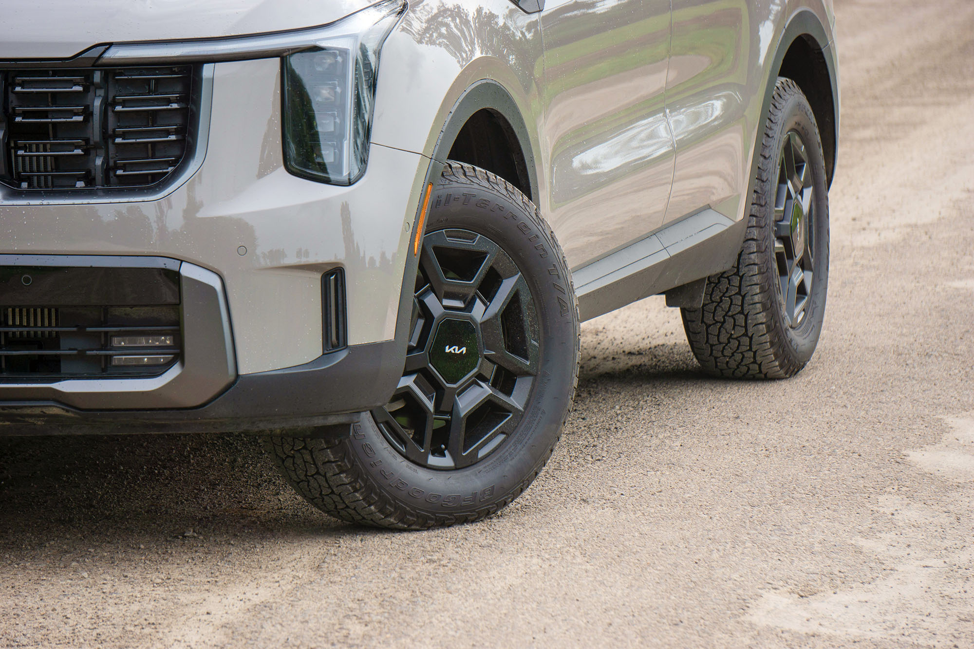 View of a 2024 Kia Sorento SX Prestige X-Pro model's exclusive 17-inch wheels and standard all-terrain tires.