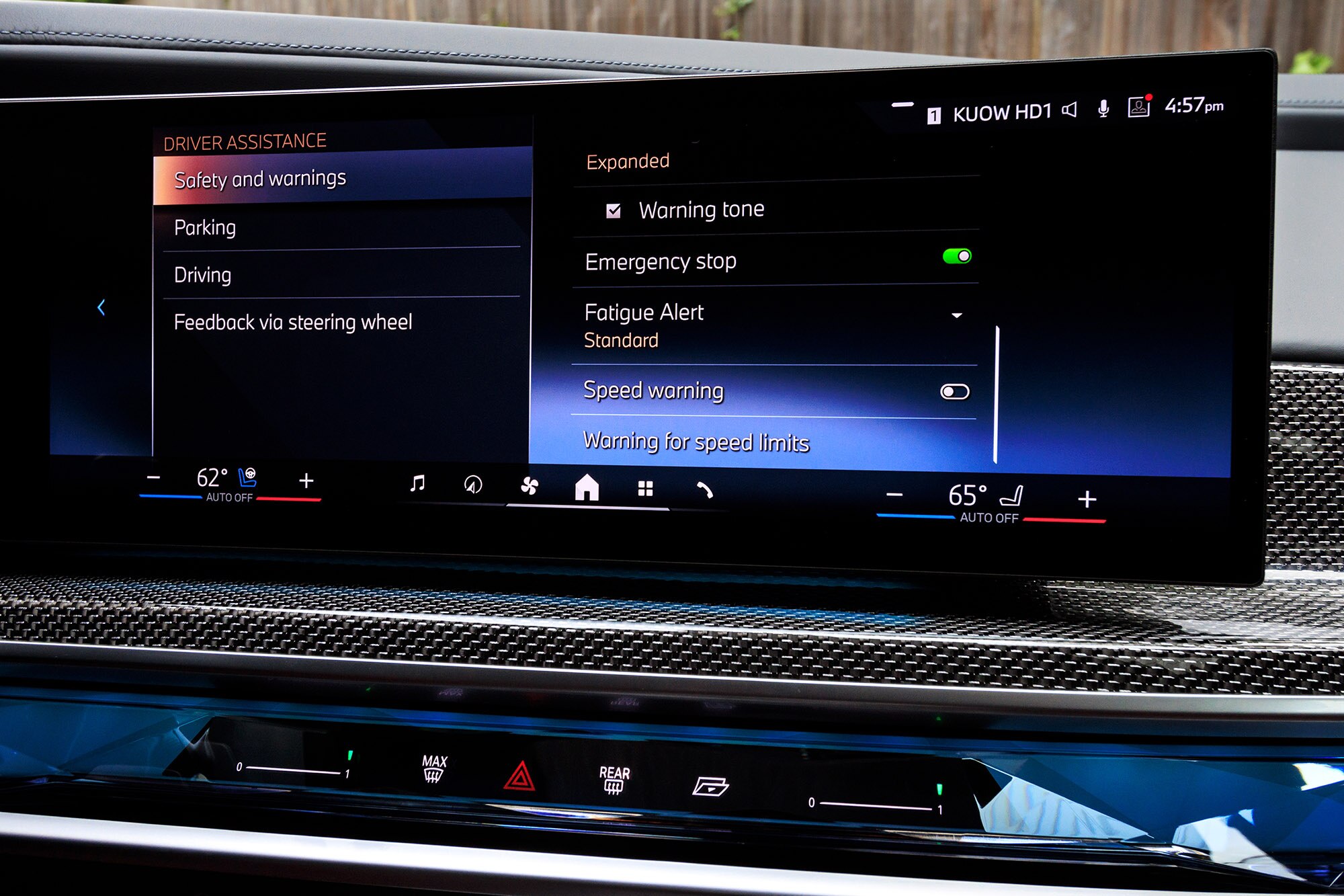 2024 BMW 7 Series infotainment screen driver-assistance menu