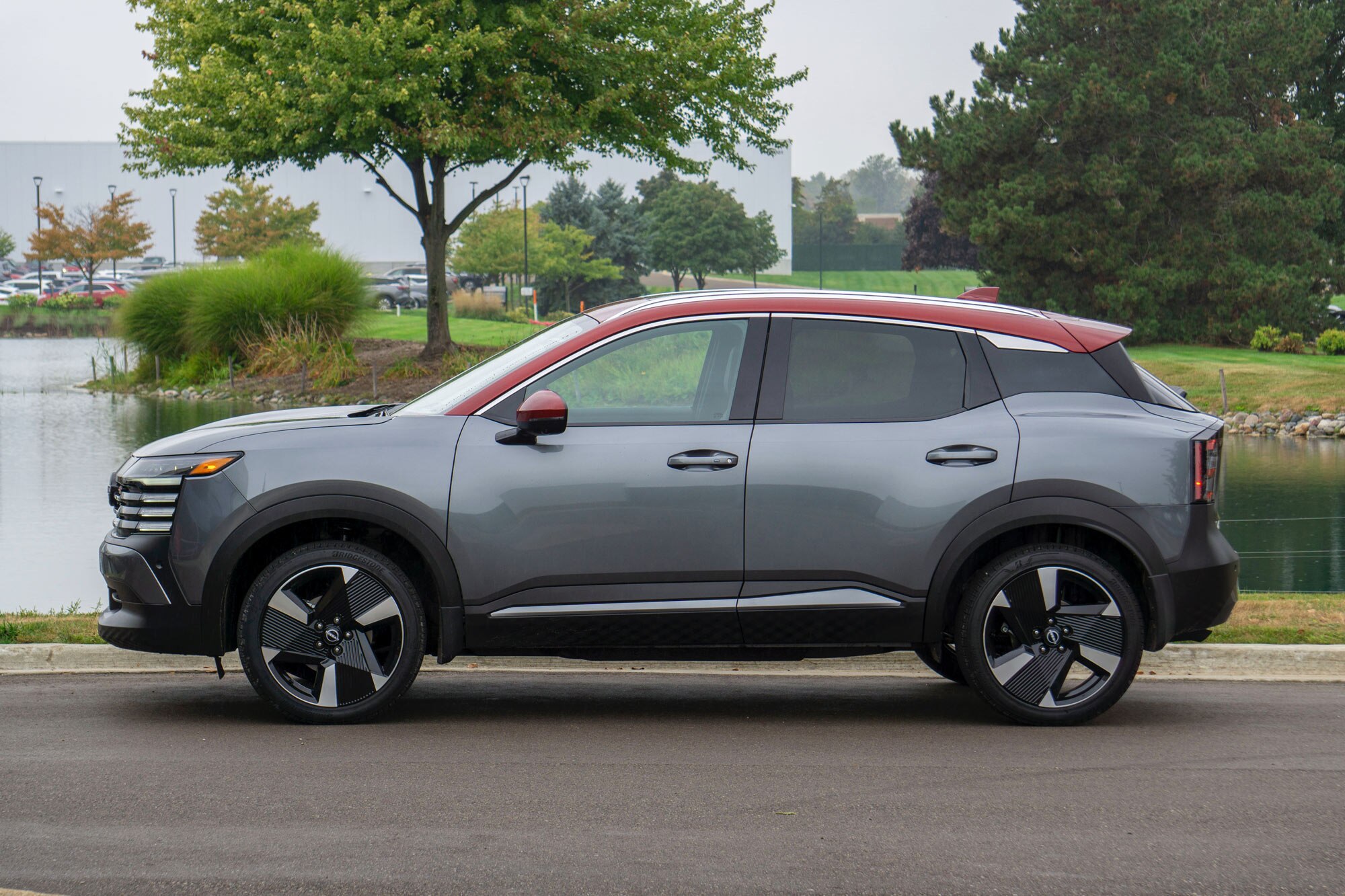 Side of a 2025 Nissan Kicks SR in Gun Metallic