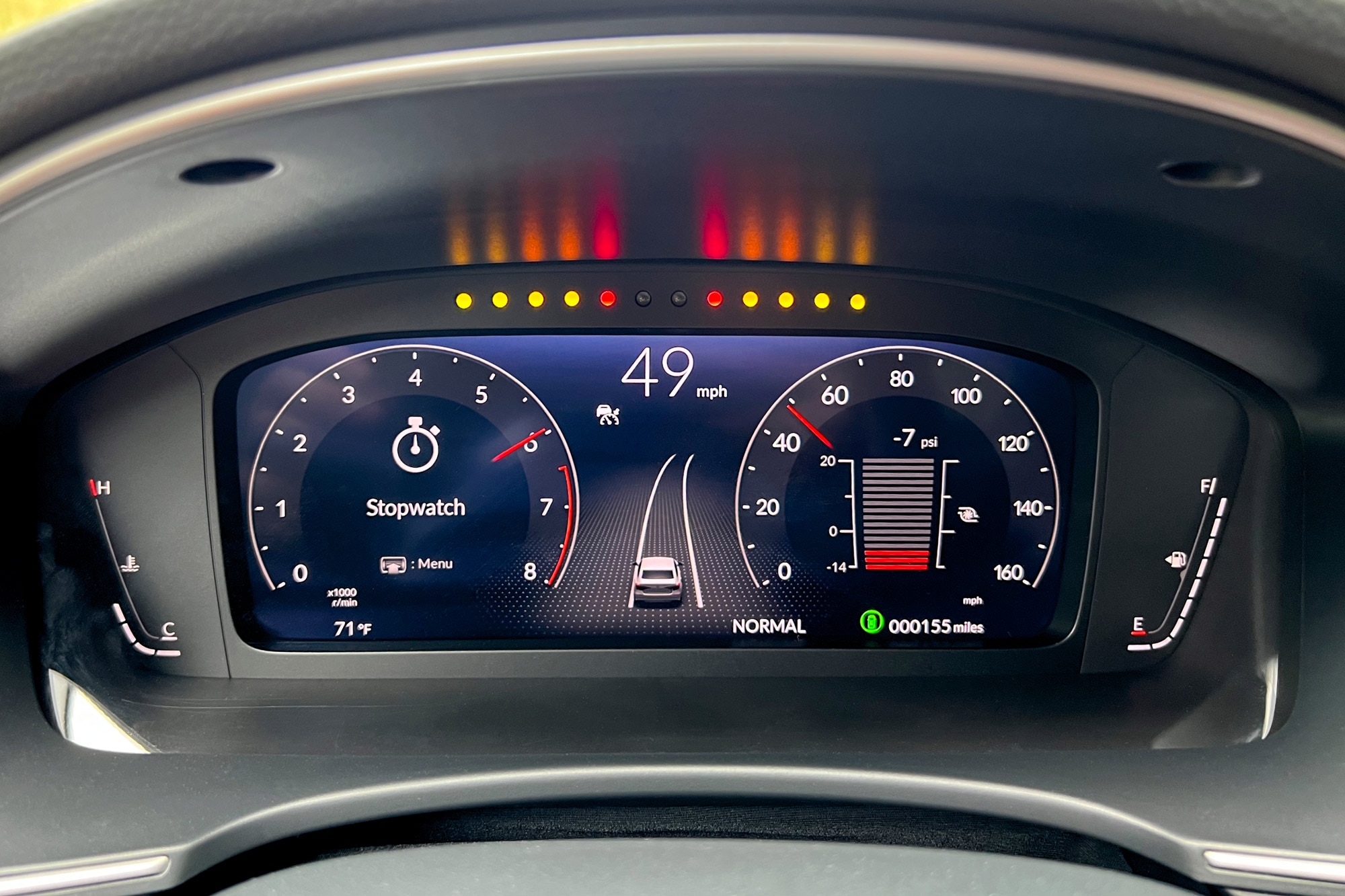 2025 Honda Civic Si new shift lights above the digital instrumentation.