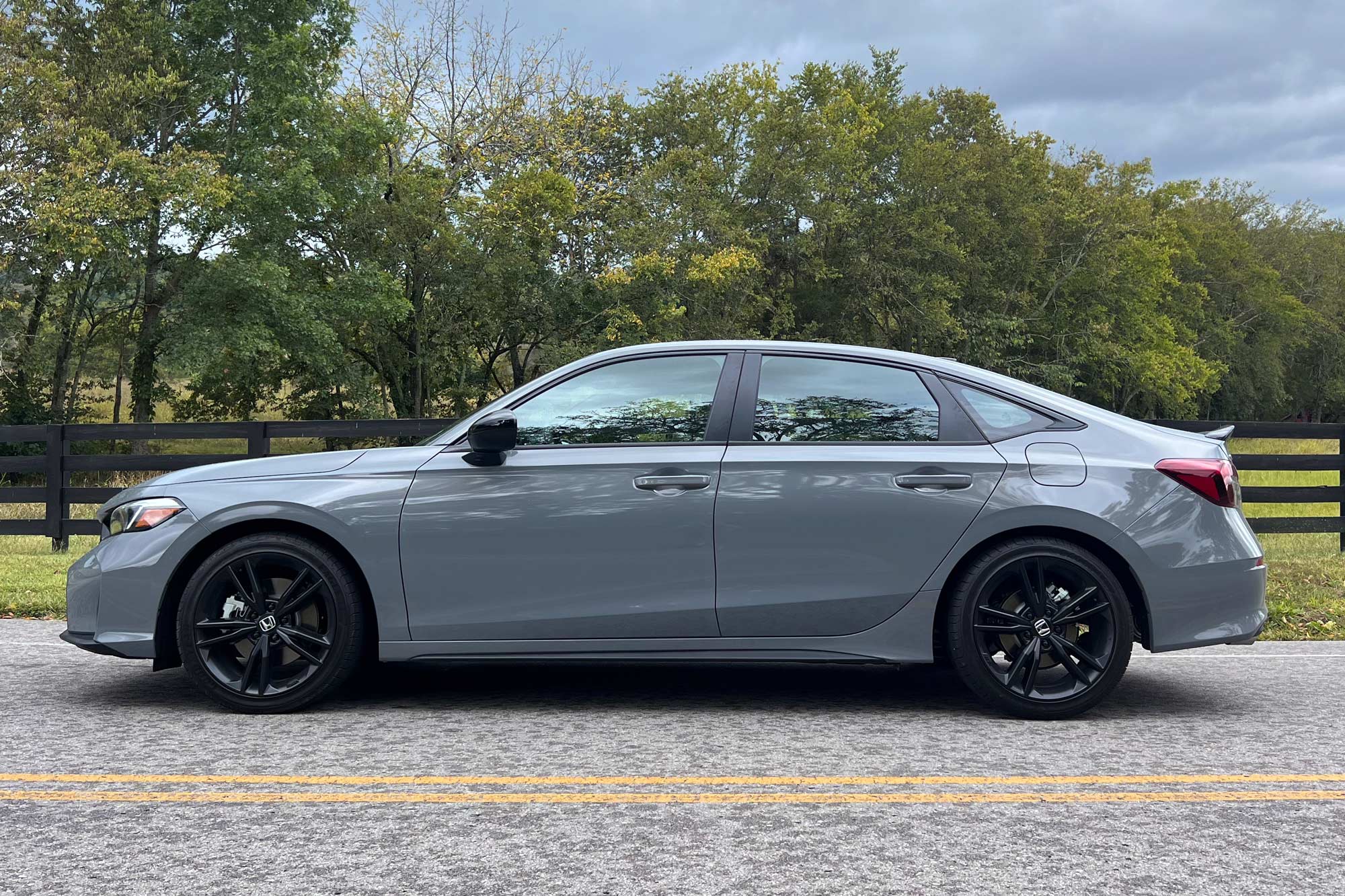 2025 Honda Civic Si parked on a country road.