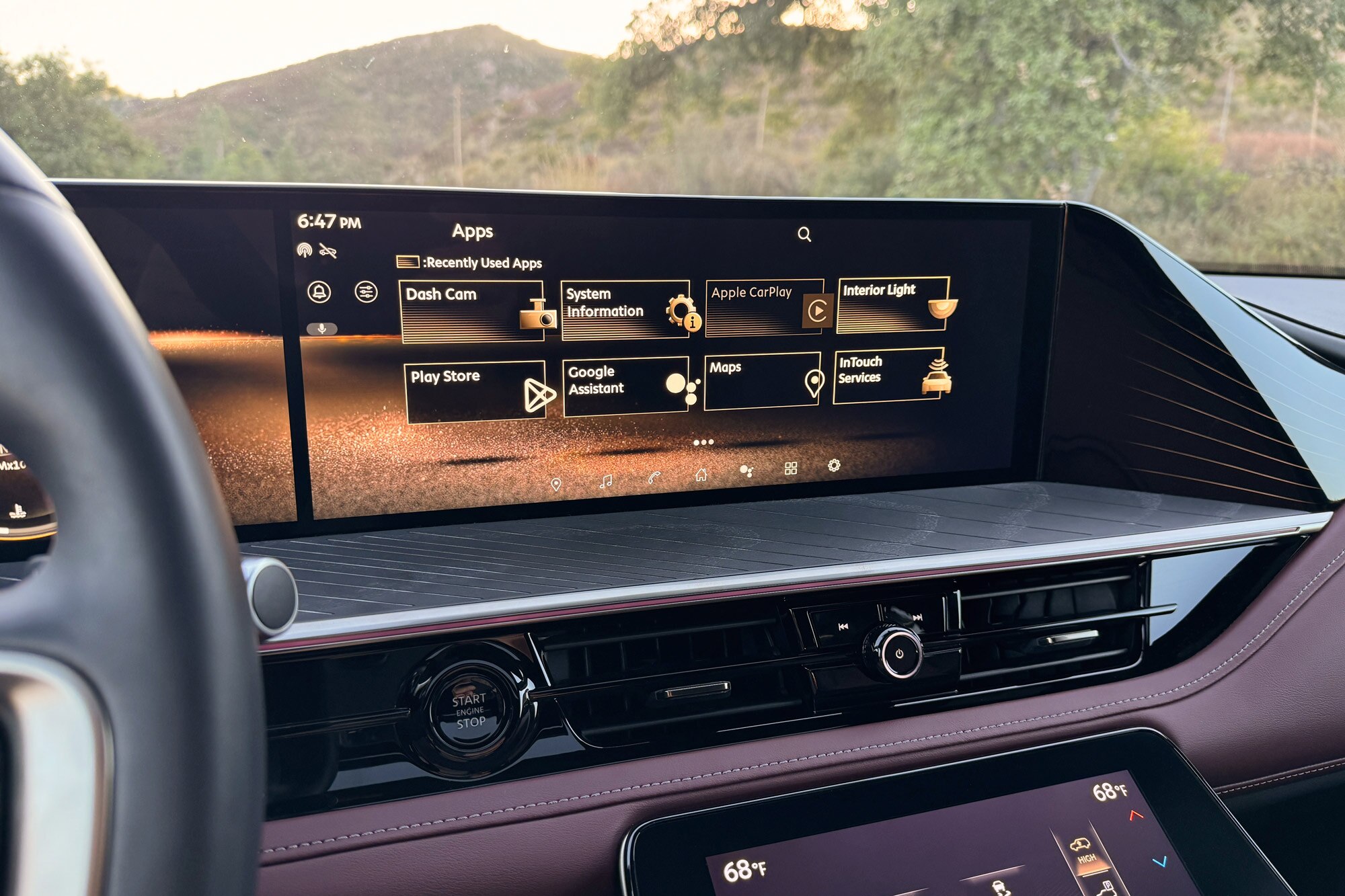 The Apps menu on the infotainment system in a 2025 Infiniti QX80 Autograph