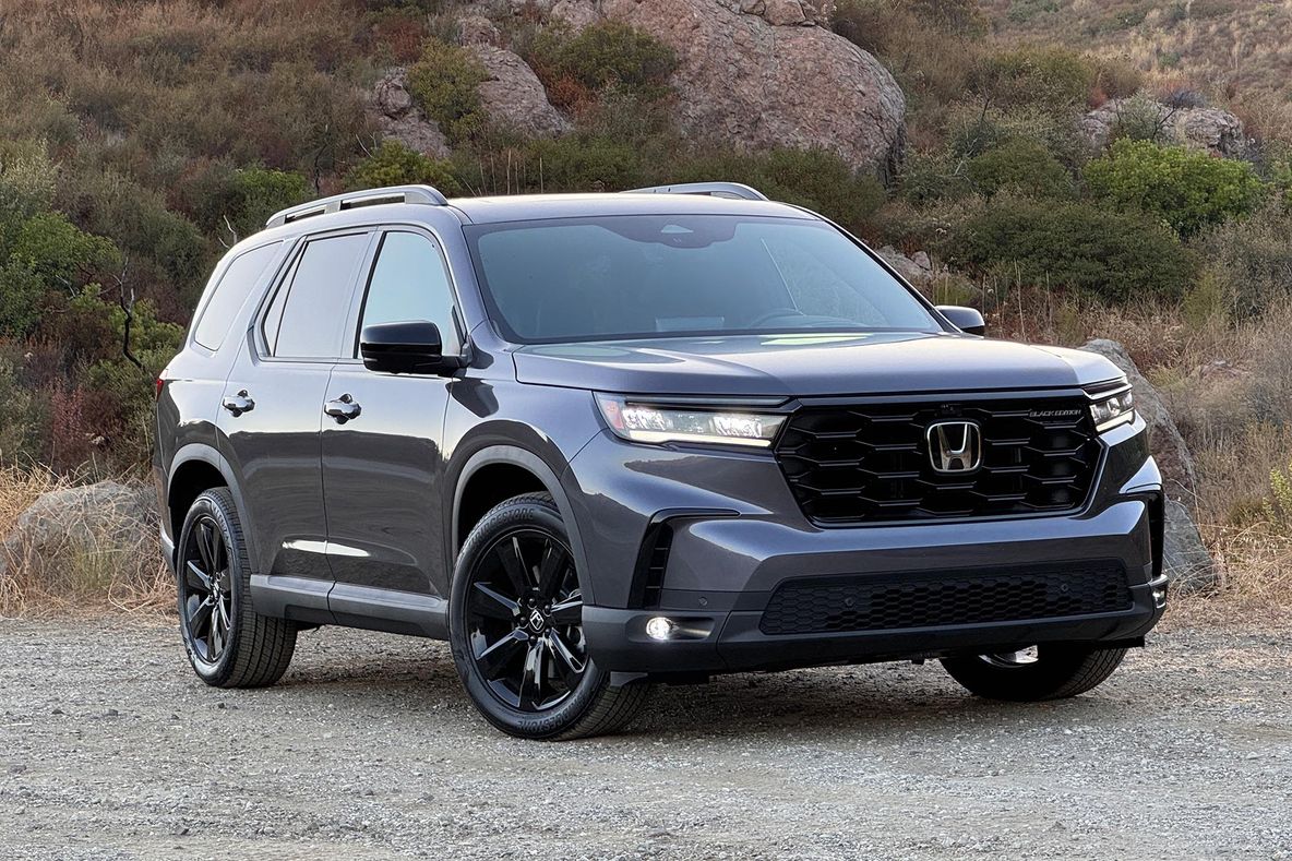 2025 Honda Pilot Reviews, Price, MPG and More | Capital One Auto Navigator