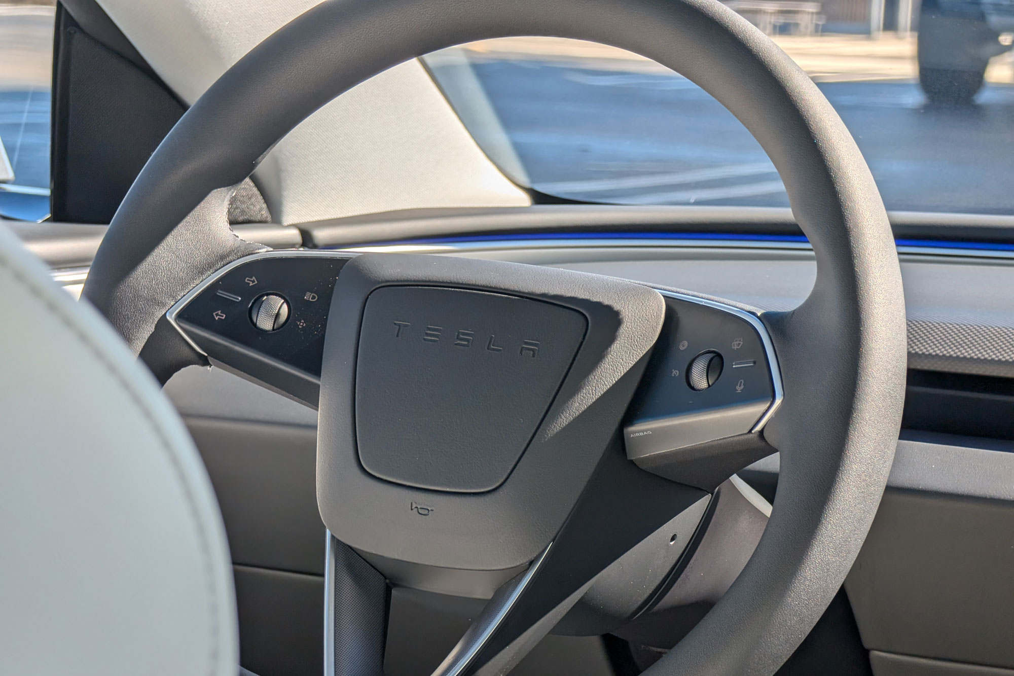 Tesla Model 3 steering wheel controls