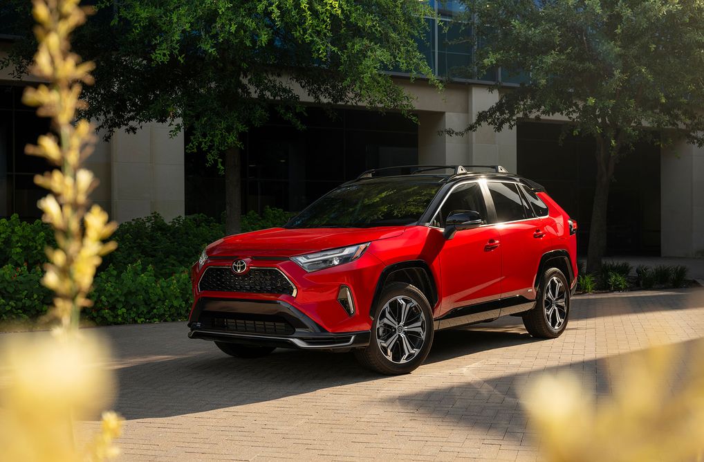 Toyota RAV4 Trim Levels: What You Get With Each Trim | Capital One Auto ...