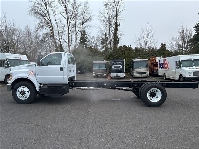 2025 Ford F-750 Straight Frame Gas