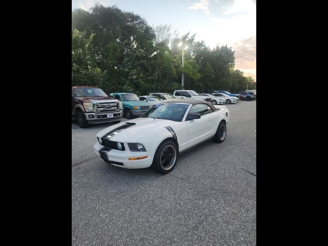 2007 Ford Mustang Deluxe