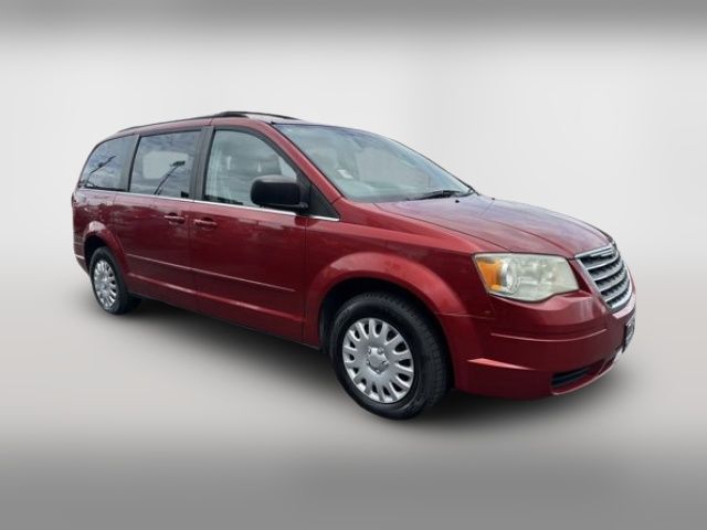 2010 Chrysler Town & Country LX