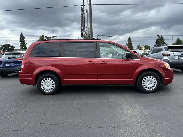 2010 Chrysler Town & Country LX