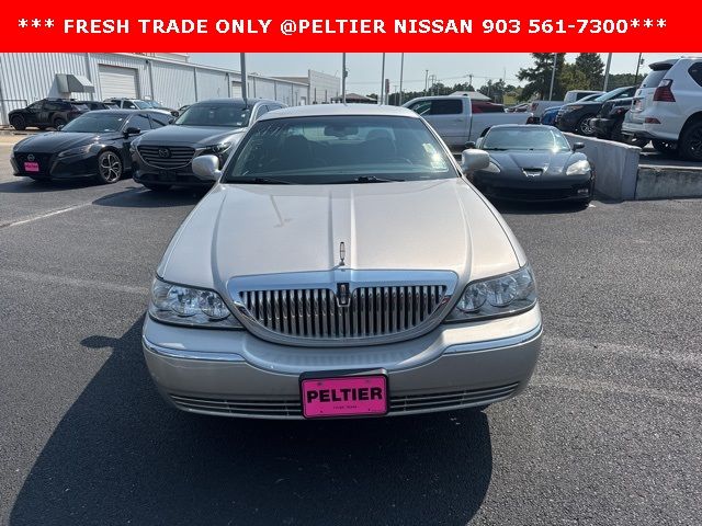2010 Lincoln Town Car Signature Limited