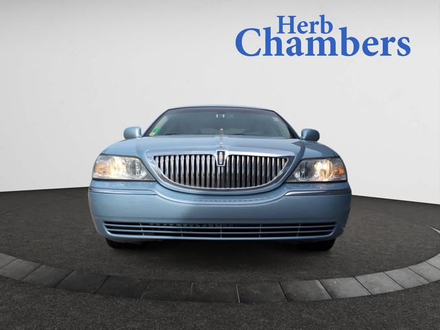 2010 Lincoln Town Car Signature Limited