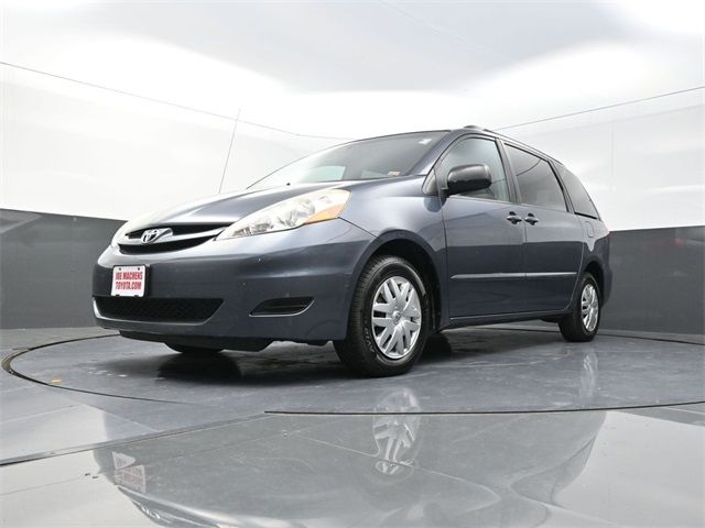 2010 Toyota Sienna LE