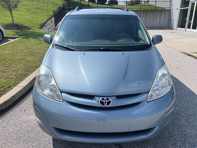 2010 Toyota Sienna XLE
