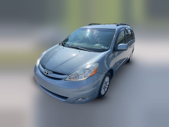 2010 Toyota Sienna XLE