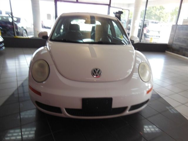 2010 Volkswagen New Beetle Base