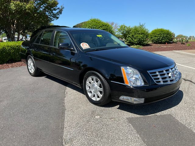 2011 Cadillac DTS Base