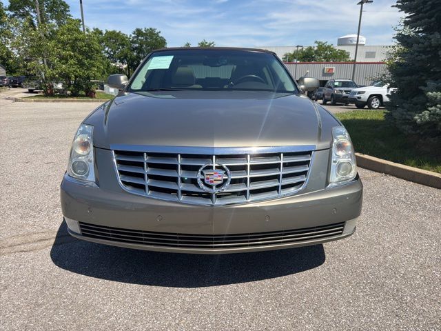 2011 Cadillac DTS Luxury Collection