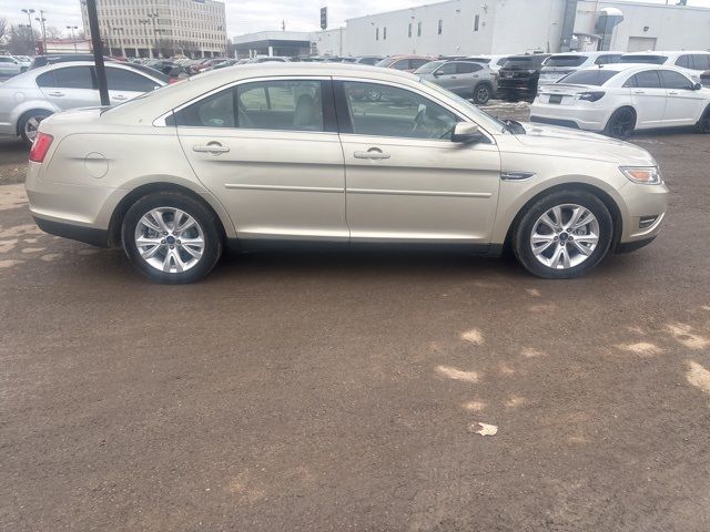 2011 Ford Taurus SEL