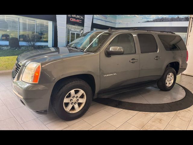 2011 GMC Yukon XL SLE