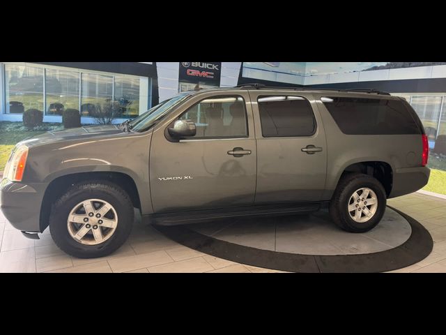 2011 GMC Yukon XL SLE