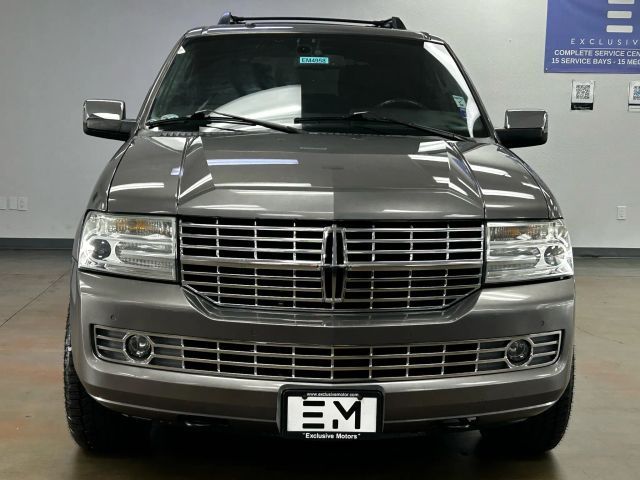 2011 Lincoln Navigator Base