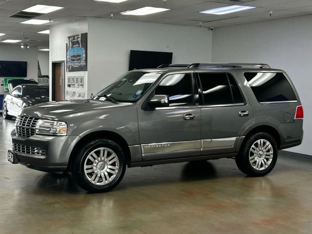 2011 Lincoln Navigator Base