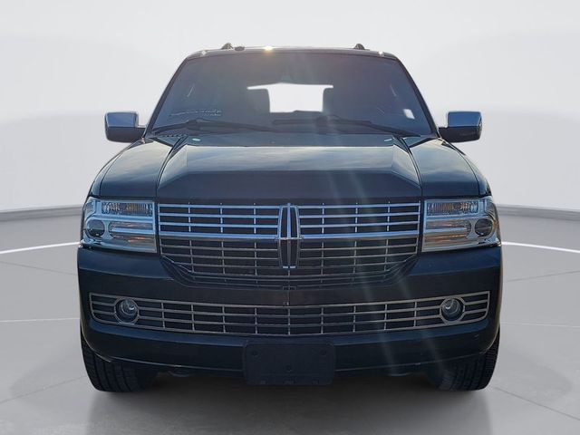 2011 Lincoln Navigator L Base