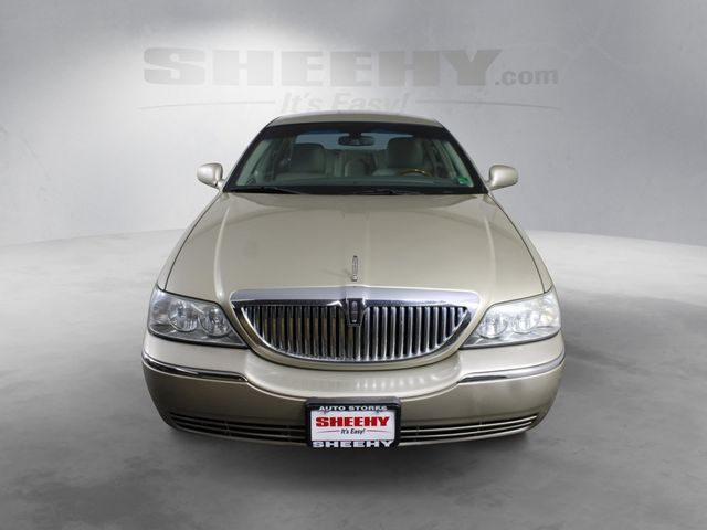 2011 Lincoln Town Car Signature Limited