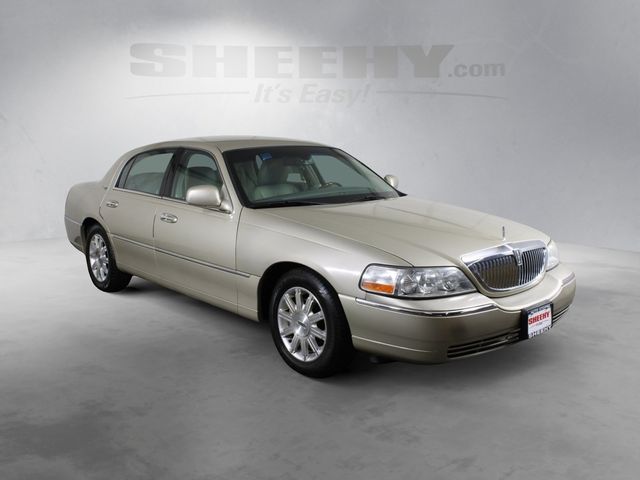 2011 Lincoln Town Car Signature Limited