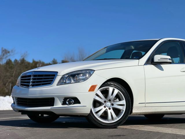 2011 Mercedes-Benz C-Class 300 Luxury