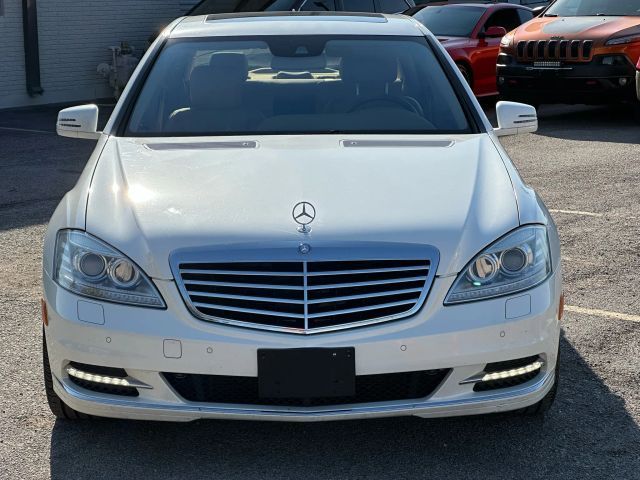 2011 Mercedes-Benz S-Class 550