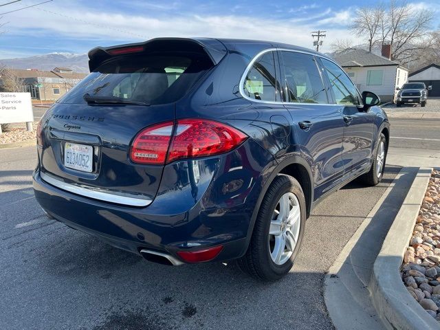 2011 Porsche Cayenne Base