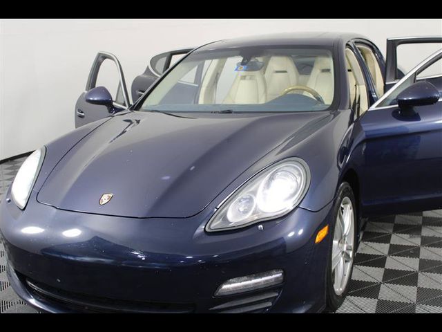 2011 Porsche Panamera 