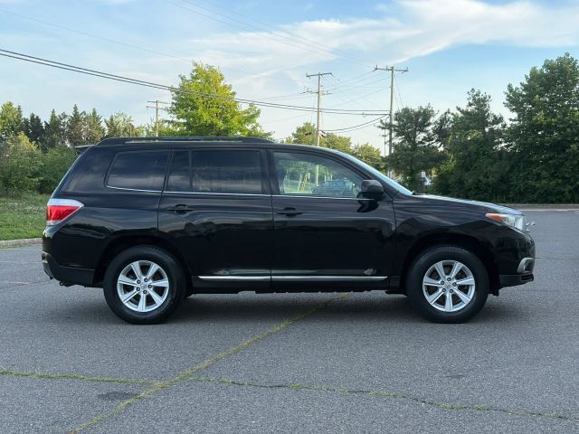 2011 Toyota Highlander SE