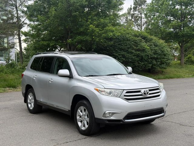 2011 Toyota Highlander SE