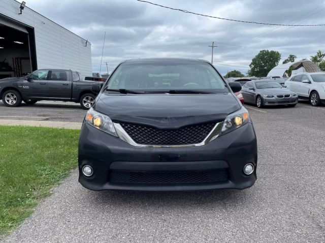 2011 Toyota Sienna SE