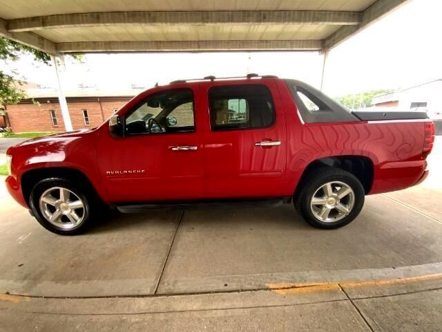 2012 Chevrolet Avalanche LS