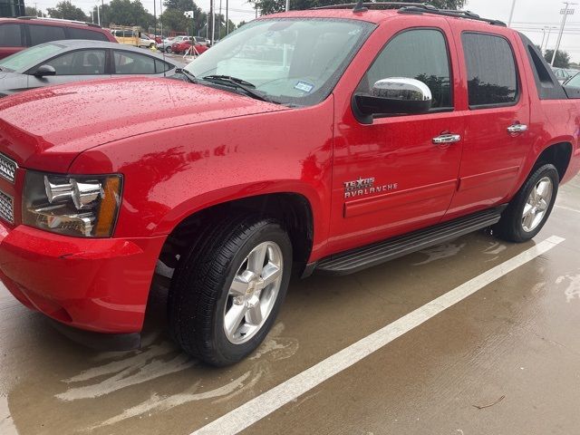 2012 Chevrolet Avalanche LS