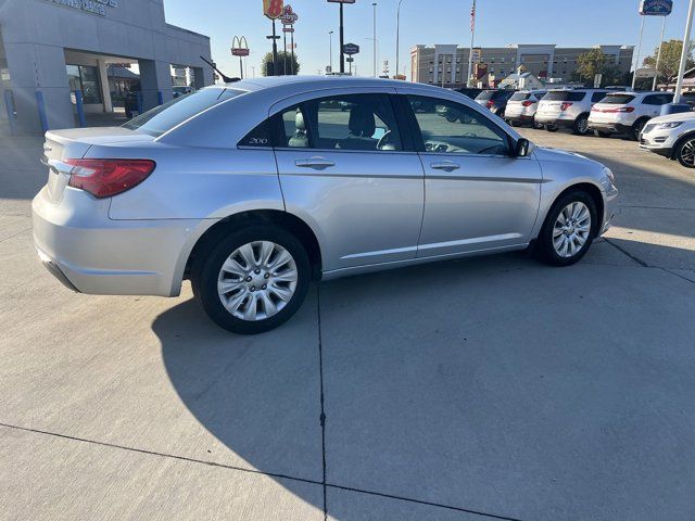 2012 Chrysler 200 LX