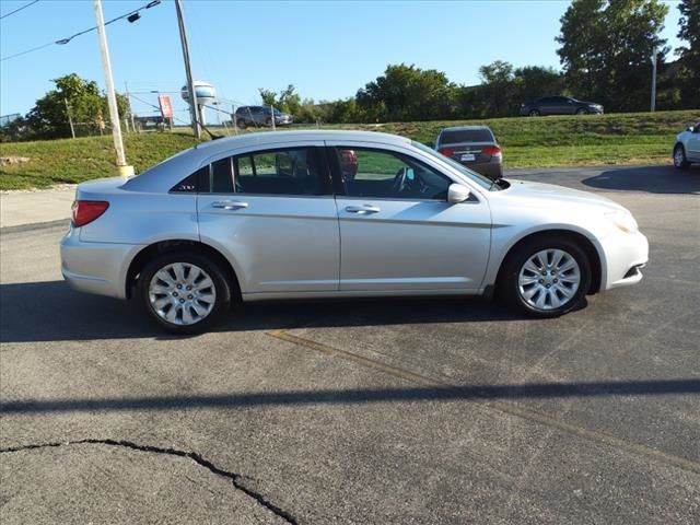 2012 Chrysler 200 LX