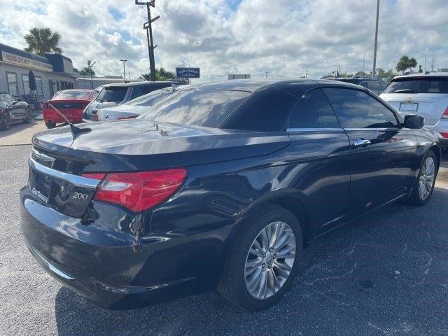 2012 Chrysler 200 Limited